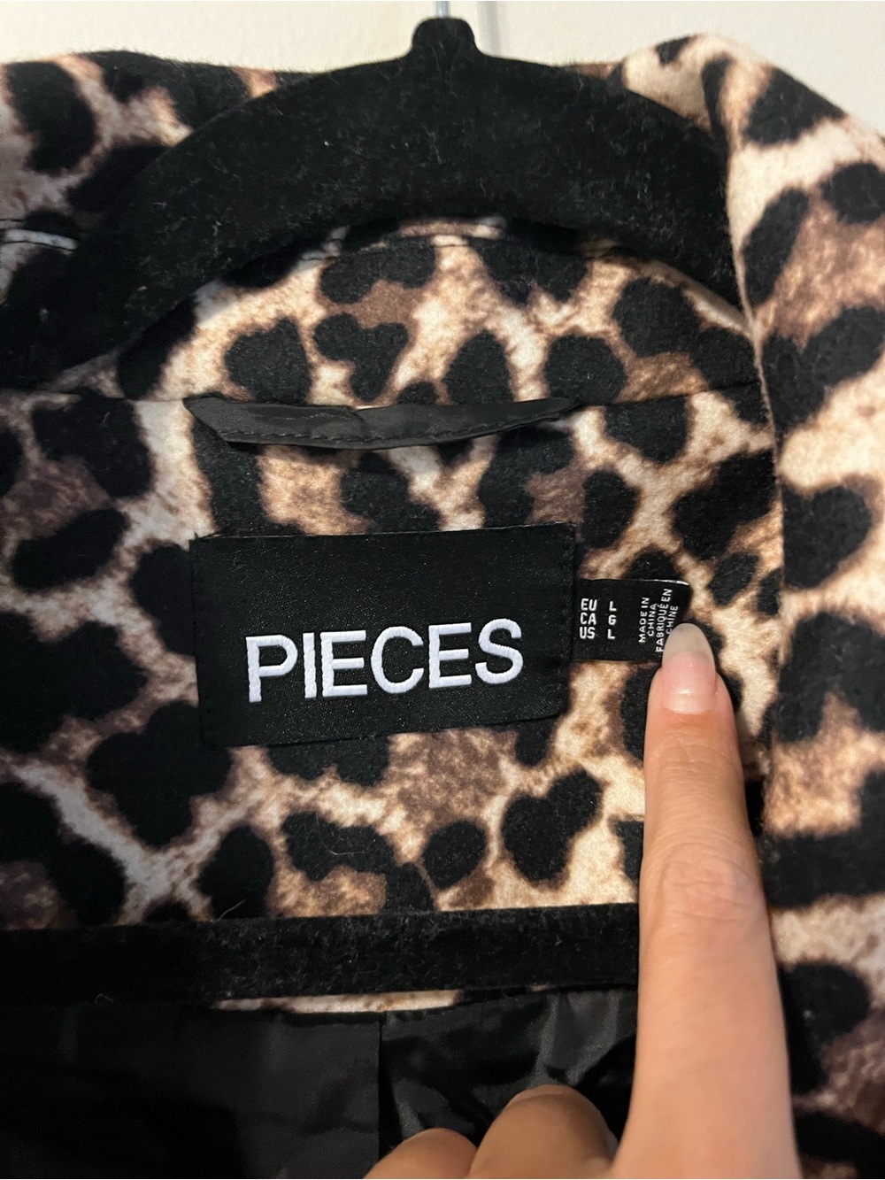 Leopard Coat - Picture 4 of 7